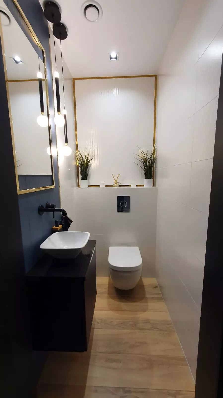 Nowoczesna piękna łazienka zaprojektowana i wykonana na indywidualne zamówienie w Krakowie.